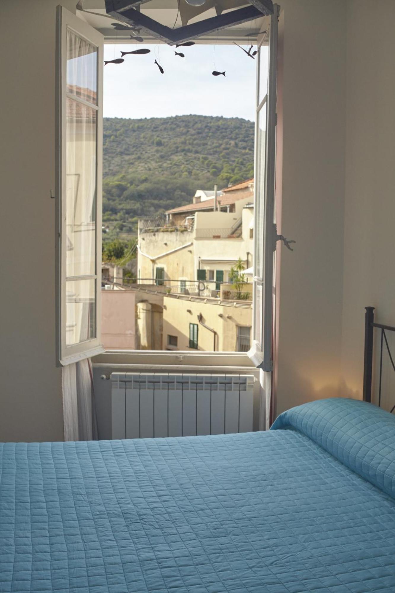 B&B Giardinidivale A 2 Chilometri Da Finale Ligure بورجيو فيريزي الغرفة الصورة